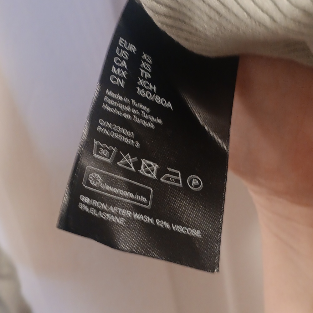H&M Mint Top - Picture 7 of 7